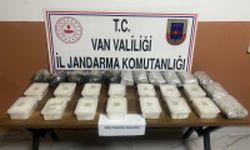 Van'da Jandarma Ekipleri 21 Kilogram Uyuşturucu ve Afyon Sakızı Ele Geçirdi