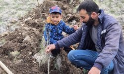 Erzincan'da Doğaya Nefes: Ağılözü Köyünde 500 Fidan Toprakla Buluştu