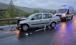 Erzincan-Erzurum Yolunda Kaza: 4 Kişi Yaralandı