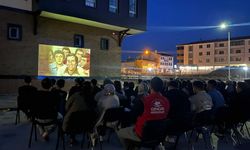 Refahiye’de Gençlik Haftası'na Sinema Dokunuşu: Gençler Açık Havada Kültürle Buluştu
