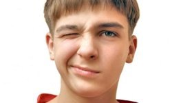 Tourette Sendromu: Belirtiler ve Baş Etme Yöntemleri