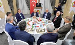 Binali Yıldırım Erzincan’da Gazetecilerle Buluştu (VİDEO HABER)