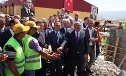 Bakan Kacır: 'Geçtiğimiz 23 yılda şehrimizde planlı sanayileşmenin önünü açan adımlarımızla Erzincan Organize Sanayi Böl