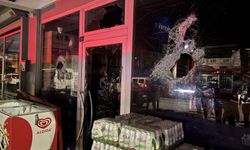 Erzincan'da Gece Saatlerinde Sarhoş Şahıs İşyerine Saldırdı! (VİDEO)