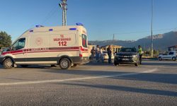 Erzincan’da Otomobil ile Motosiklet Çarpıştı 1 Yaralı (VİDEO)