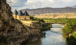 Deprem Bölgesinde Saklı Tarih: Erzincan Türbeleri