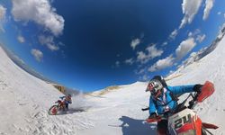 Ergan Zirvesinde Kros Motosikletle Sezonun İlk Kayağı!