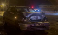 Erzincan’da Yolcu Otobüsü ile Otomobil Çarpıştı: 1 Yaralı