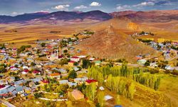 Tercan’a 20 km Mesafedeki Çadırkaya’da Sırlarla Dolu Bir Tepe: Oklu Baba Mezarlığı