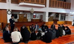 Gençler Geceyi Cami Atmosferinde Geçirdi
