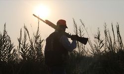 İliç’te Yasa Dışı Avcılığa Ağır Ceza: Vurulmuş Yaban Keçisiyle Yakalandılar