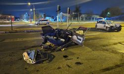 Erzincan'da iki otomobilin çarpıştığı kazada 4 kişi yaralandı