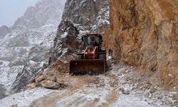 Kemaliye Taş Yolu’nda Tehlike