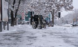 Ulaşım Güvenliği İçin Erzincan’da Tuzlama Çalışmaları Sürüyor
