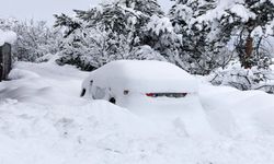 Kar Yağdı, Hayat Durdu: Üzümlü’de 1 Metrelik Engeller (VİDEO)