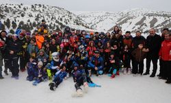 Ergan Dağı’nda Minik Kayakçılar Madalya İçin Yarıştı