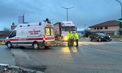 Erzincan'da Trafik Kazası: 2 Yaralı (VİDEO)