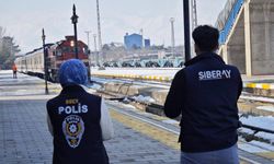 Siber Tehlikelere Karşı Yolculukta Bilinçlendirme