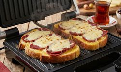 Sahurda Yumurta Banyolu Pratik Pide Tostu