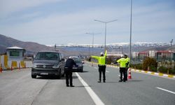 Erzincan’da Bayram Trafiğine Sıkı Denetim: 11 Bin 611 Araç Kontrol Edildi