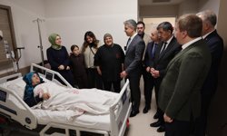 Vali Aydoğdu’dan Hastalara Moral Ziyareti