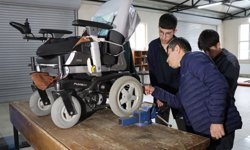 Öğrenciler Engellilerin Araçlarını Ücretsiz Tamir Ediyor (VİDEO)