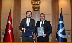 Medya Dünyasına Akademik Güç: BİK ve Anadolu Üniversitesi Geleceğin İletişimcilerini Yetiştirecek