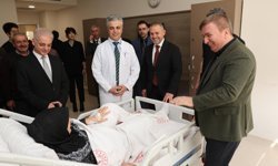 Vali Aydoğdu’dan Hastalara Moral Ziyareti