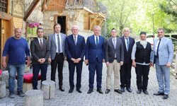 EBYÜ Yönetiminden İlçeye Ziyaret: İş Birliği ve Araştırma Merkezi Gündemde