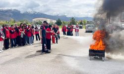 Gönüllüler İtfaiyede Yangın Eğitimi Aldı