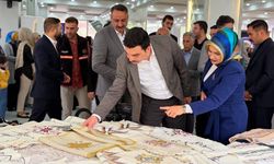 Kaymakam Sirkeci’nin katılımıyla İliç'te yıl sonu sergisi açıldı