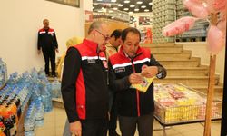Raflar ve Ürünler Tek Tek Kontrol Ediliyor