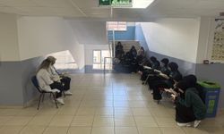 Koridorda Kitap Sessizliği: Öğrenciler de Katıldı (VİDEO)