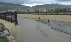 Vasgirt Deresinde Ecelle Dans! Çocukların Canı Allah'a Emanet