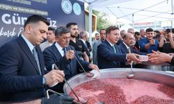 Erzincan’da Aşure Günü Bereketi: Binlerce Vatandaşa Aşure İkram Edildi