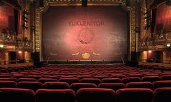 Dijital Sahne: Tiyatro Gerçekliği Yeniden Mi Tanımlıyor?