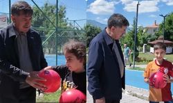 Erzincan Belediyesi'nden Çocuklara Futbol Topu Hediyesi