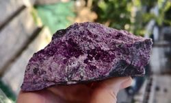 Erzincan’ın Gizemli Magenta Kristali