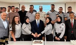 Hastanede Güvenlik Personeline Özel Kutlama