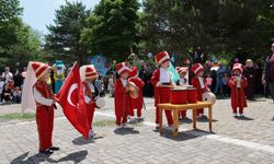 Minik Öğrencilerden Büyük Performans