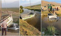 Erzincan'da Kamyonet Su Kanalına Düştü!