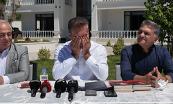 Mustafa Sarıgül, CHP'deki Ayrılık İddiaları Sorulunca Gözyaşlarını Tutamadı (VİDEO)