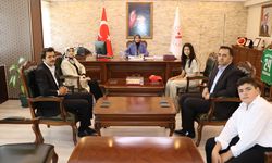 LGS Türkiye Birincisi Gül Çelebi'ye Kaymakam Duman'dan Tebrik