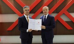 EBYÜ Rektörü Kuyrukluyıldız Mazbatasını Aldı