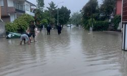 Erzincan'da Sağanak Alarmı: Sokaklar Göle Döndü (VİDEO)