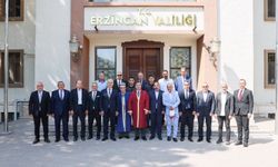 Erzincan'da Ahilik Haftası kapsamında başarılı esnaflara onur belgesi