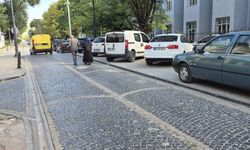 Dubalar Söküldü, Kaldırım Otoparka Döndü: Yayalar Yola Mahkûm