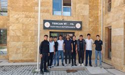 Tercan’da Gençlerden Kütüphane Ziyareti