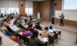 Üniversitelerde Ders Yükü Azalıyor: Müfredat Sadeleşiyor