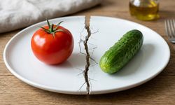 Domates ve Salatalığı Birlikte Yiyorsanız Dikkat! Birbirinin Faydasını Yok Eden Besinler